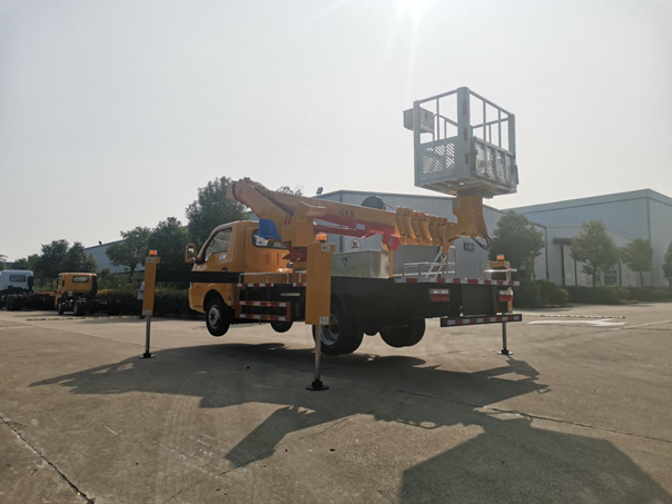 21米東風途逸高空作業(yè)車